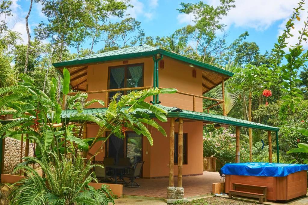 Bed and Breakfast Manoas Увіта Екстер'єр фото