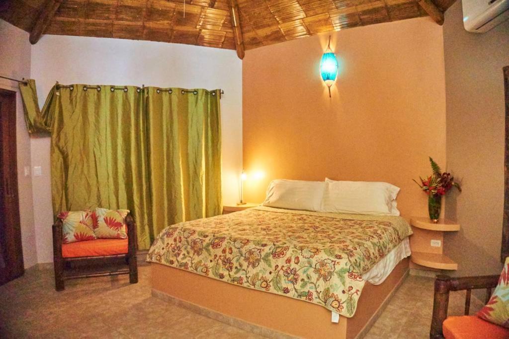 Bed and Breakfast Manoas Увіта Екстер'єр фото